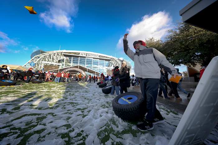 You are currently viewing Travel demands of 12-team College Football Playoff add momentum to ticket prices for title game – KPRC Click2Houston