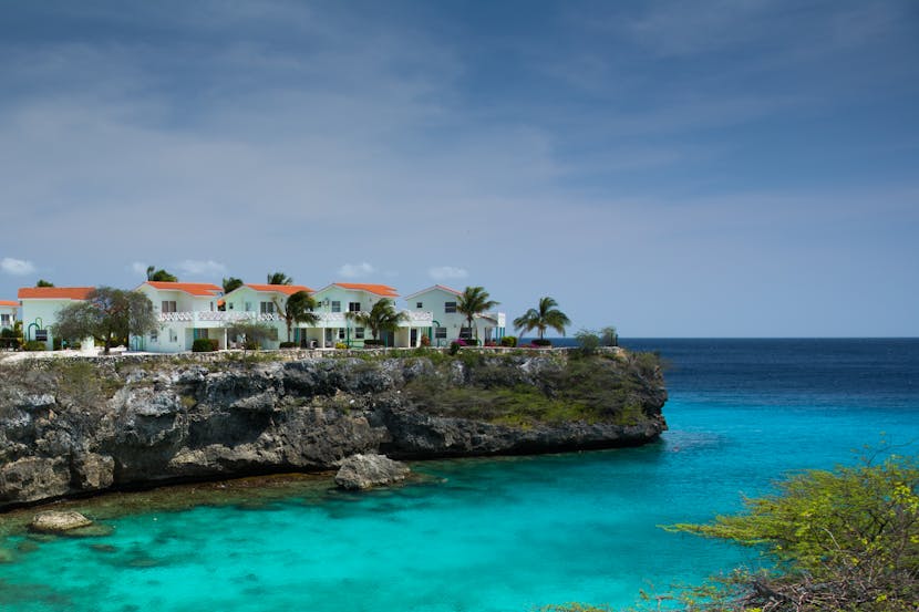 Read more about the article This Dutch Caribbean Island Allures Tourists from UK, US, Spain, France, Italy, China, South Korea with New Flight Routes and Luxury Hotels, Here is What You Need To Know About Curaçao – Travel And Tour World