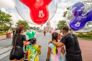 Read more about the article Tips for visiting Disney World in 2025: 18 ways to save money and have more fun – The Points Guy