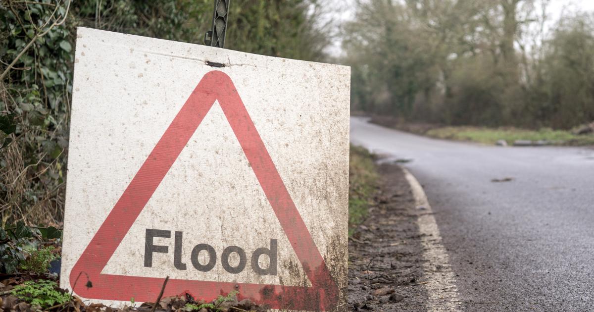 You are currently viewing LIVE: Road closed due to flooding and weather warning in force – Bournemouth Echo