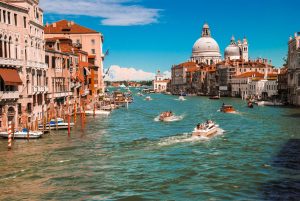 Read more about the article How To Have the Ultimate Solo Travel Experience in Italy – Travel Noire