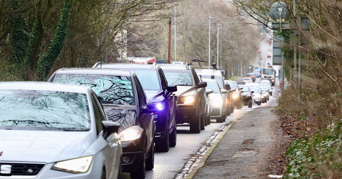 You are currently viewing Live Monday travel updates as key roads left 'partially blocked' – Stoke-on-Trent Live