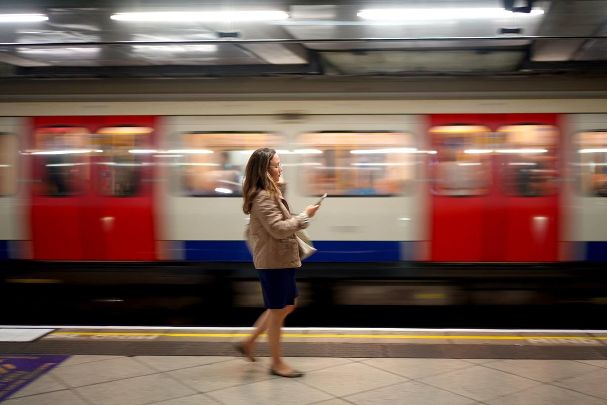 You are currently viewing London travel news LIVE: Disruption between London Paddington and Heathrow Airport due to a signalling fault over – Evening Standard