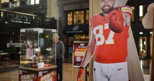 Read more about the article For Chiefs fans, a Super Bowl LIX trip won't be cheap: $7,000 tickets plus flight and hotel – KCUR