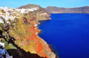 Read more about the article British travel advice for earthquakes in Greek island of Santorini – Tornos News International Edition