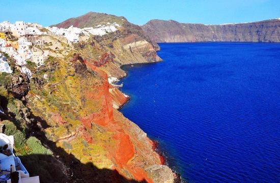 You are currently viewing British travel advice for earthquakes in Greek island of Santorini – Tornos News International Edition