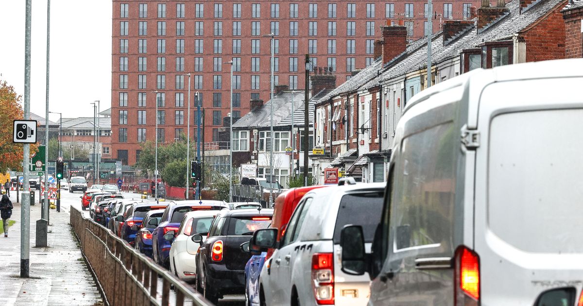 You are currently viewing Live Friday travel updates as drivers face roadworks across North Staffordshire – Stoke-on-Trent Live