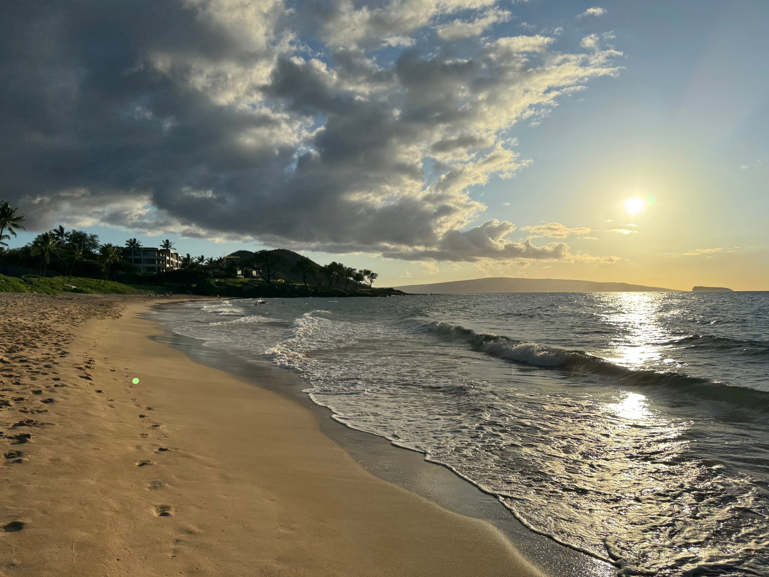 You are currently viewing The Best Ways To Fly to Hawaii With Points and Miles [2025] – Upgraded Points