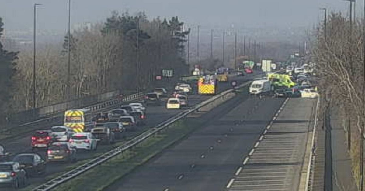 You are currently viewing Coast Road crash LIVE: Updates as road blocked after four-vehicle collision – Chronicle Live