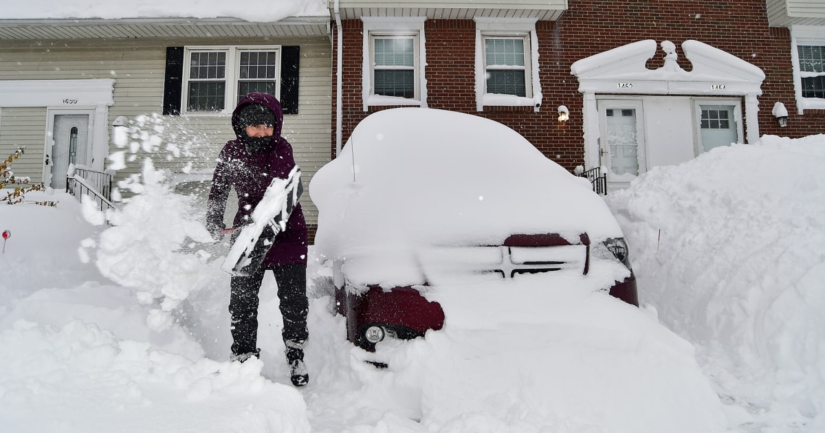 You are currently viewing Arctic blast continues to hammer Northern U.S., disrupting post-Thanksgiving travel – NBC News