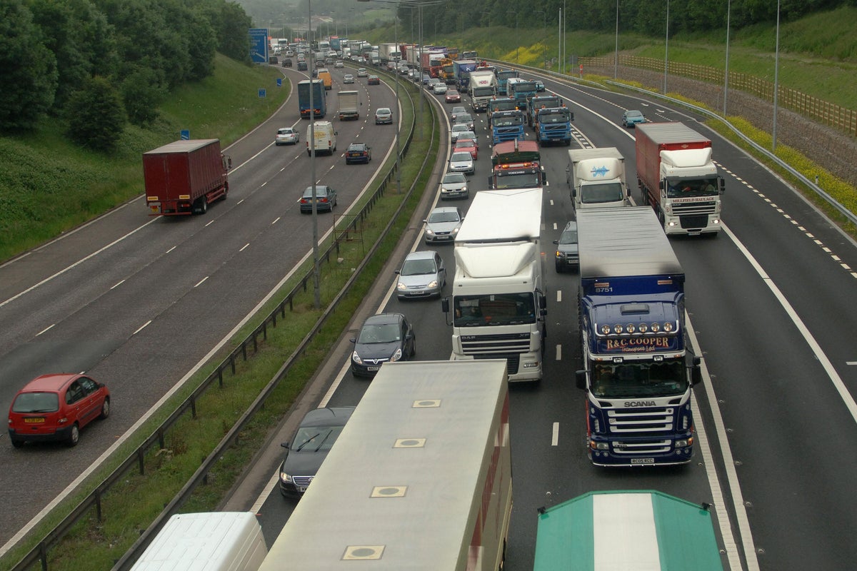 You are currently viewing Heavy M62 traffic delays after man dies in motorway crash – The Independent