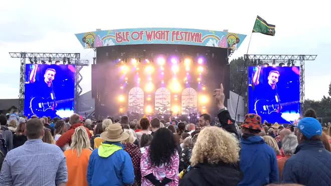 Read more about the article Visiting the Isle of Wight Festival from Abroad: Your Complete Guide – Music + Essentials