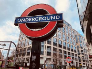 Read more about the article London travel news LIVE: Delays on multiple National Rail and TfL lines at rush hour – London Evening Standard