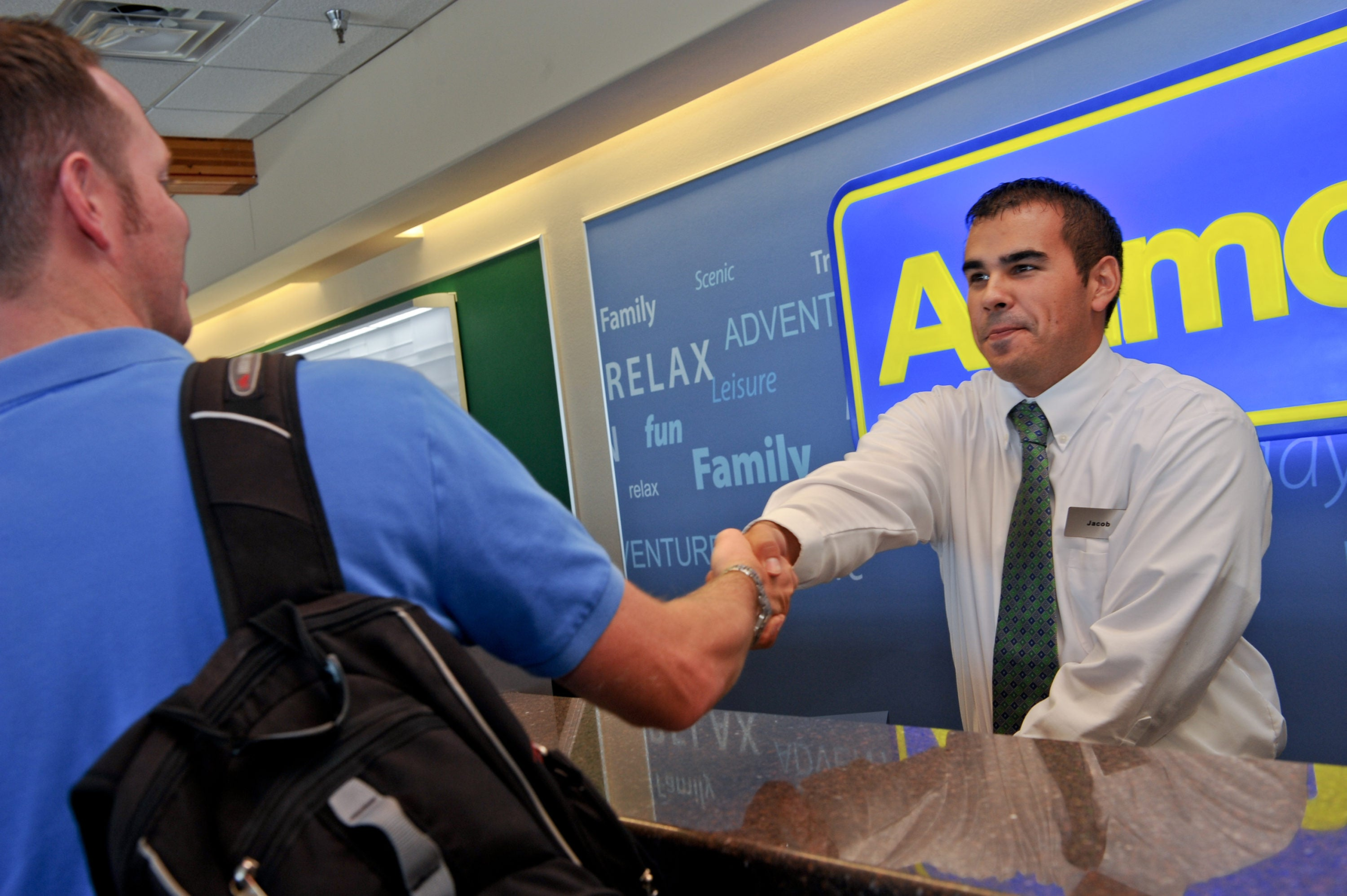 Read more about the article The Ultimate Guide to Alamo Rent a Car [Alamo Insiders Loyalty Program] – Upgraded Points