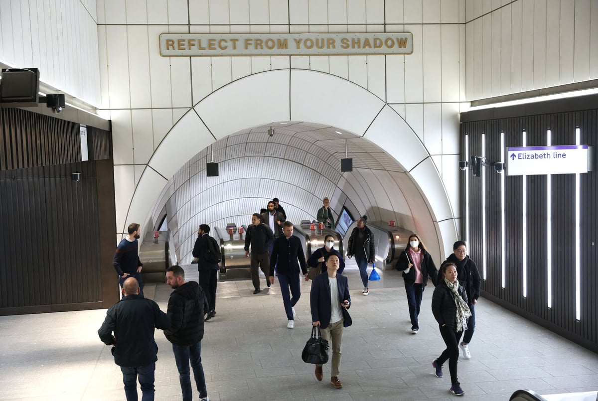 You are currently viewing London travel news LIVE: Severe delays on the Elizabeth and Suffragette lines – London Evening Standard