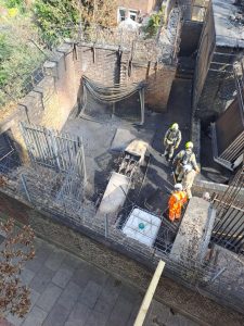 Read more about the article Tube lines suspended as power cut hits TfL network after substation fire – live – London Evening Standard