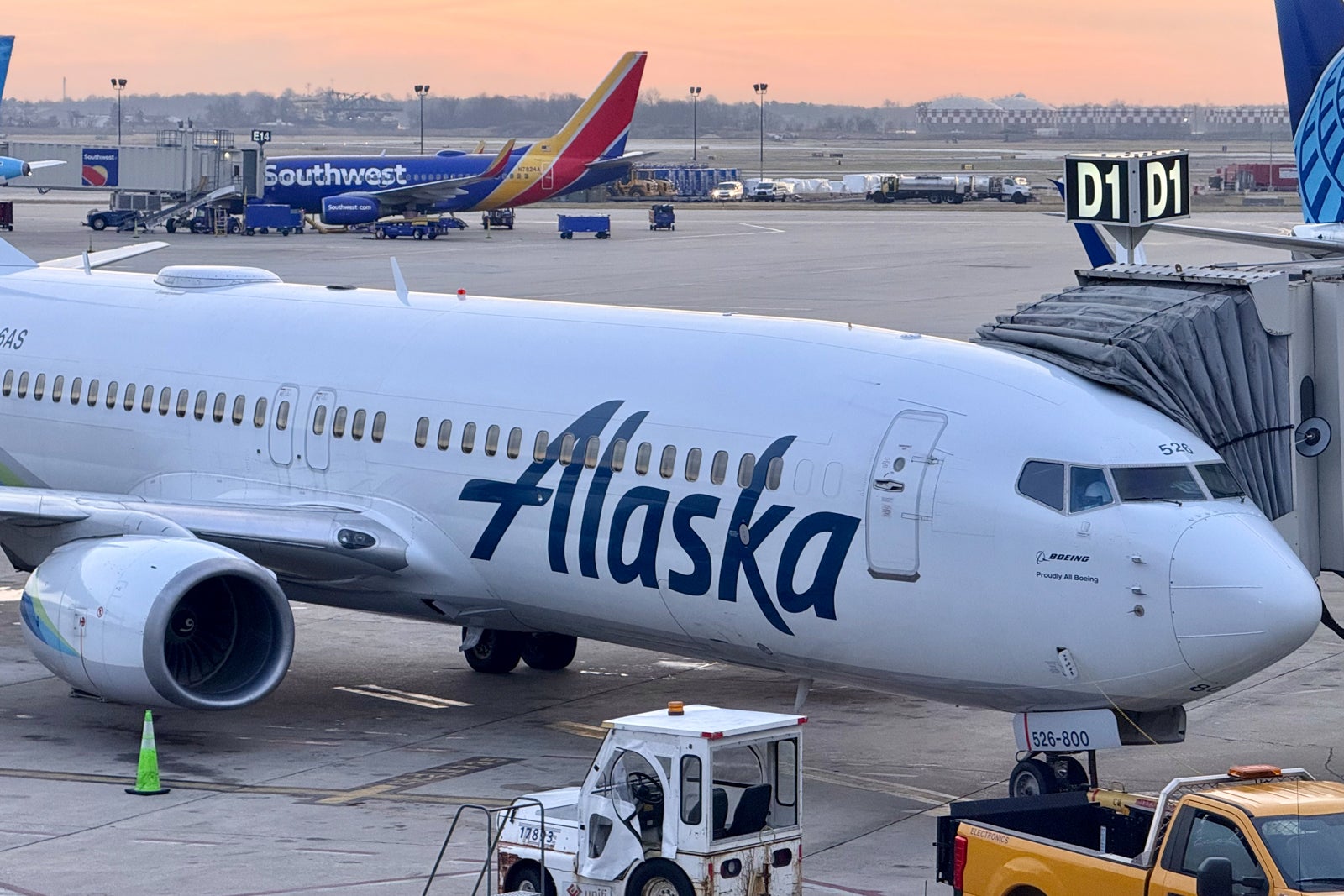 You are currently viewing Alaska Airlines cuts 4 high-profile routes, including 2 transcons – The Points Guy