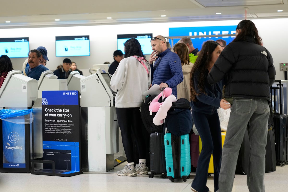 You are currently viewing Newark problems and recent crashes put focus on air traffic controller shortage and aging equipment – The Independent