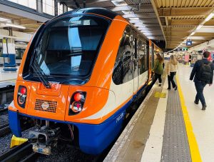 Read more about the article Lioness line part suspended and minor delays on the District line – live updates – London Evening Standard