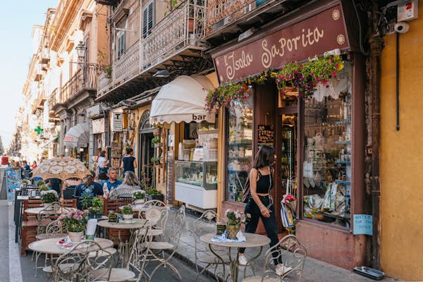 You are currently viewing How do you save money on a trip to Europe in 2025? Ask a local – Lonely Planet