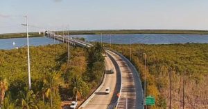 Read more about the article Growing brush fire impacts travel to and from Florida Keys – CBS News