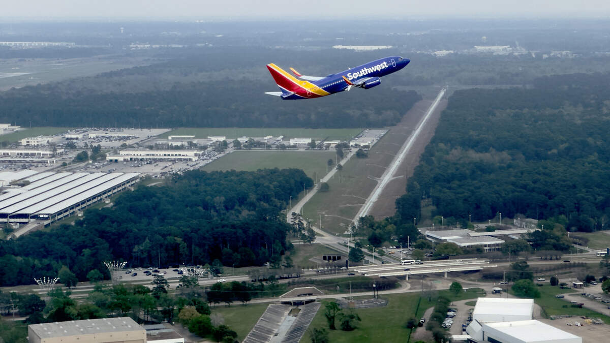 You are currently viewing Over 1.3 Million Expected At Houston Airports As Summer Travel Approaches – NewsRadio 740 KTRH