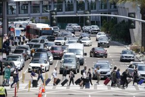 Read more about the article Memorial Day weekend: Travel tips if you’re going by plane, train or car – San Diego Union-Tribune