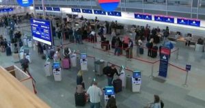 Read more about the article Colorado travel agent shares tips on how to save money when planning a trip – CBS News