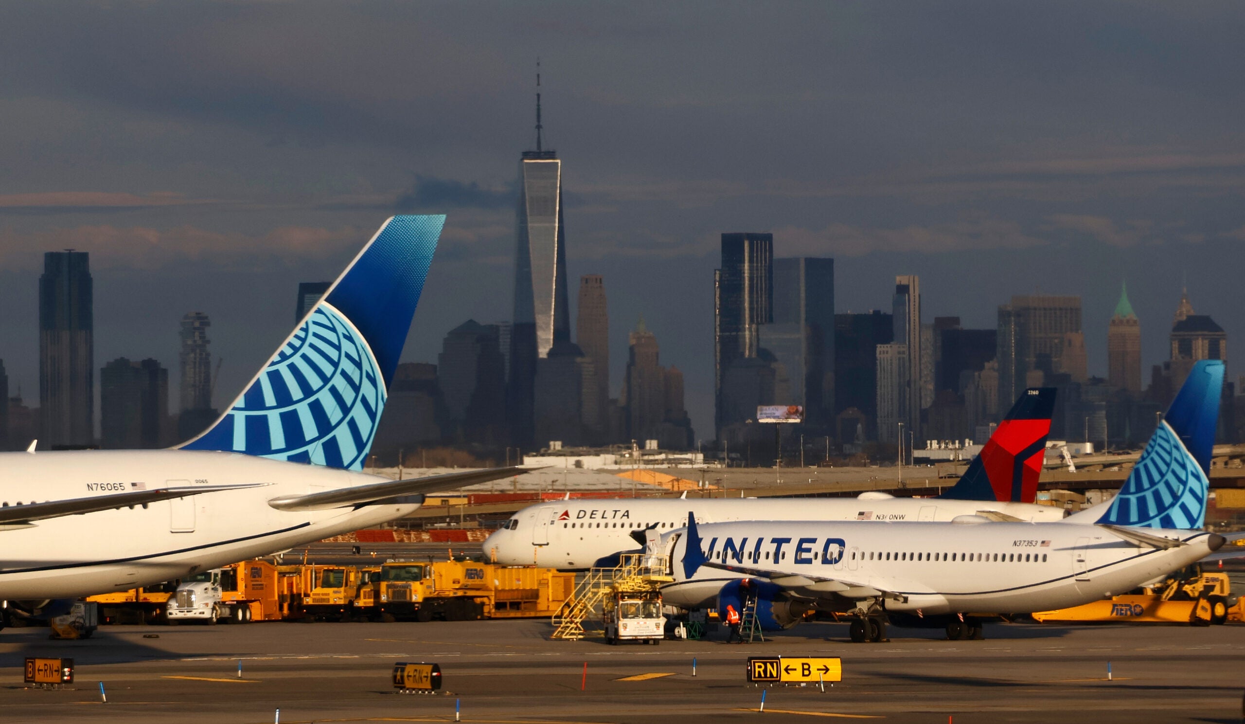 You are currently viewing Newark ATC issues fuel mass delays, United pulls 35 daily trips from schedule – The Points Guy