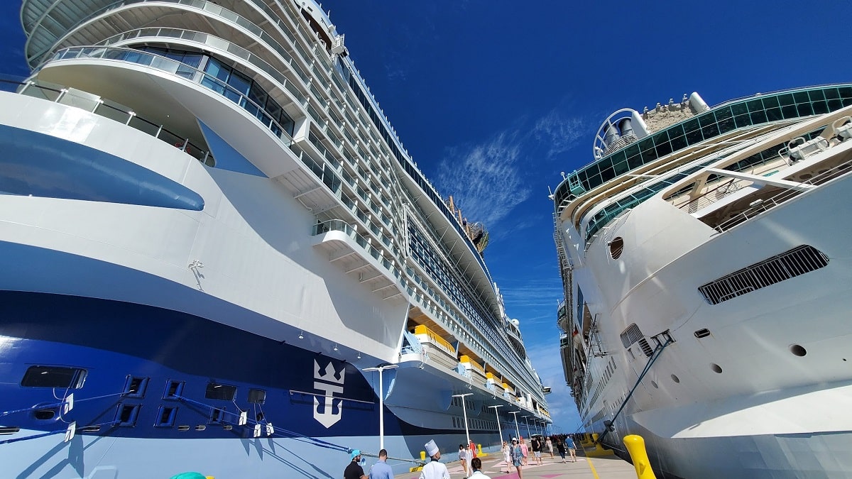 You are currently viewing Royal Caribbean Bans Popular Tech Item Passengers Have Used for Cheaper Internet – Cruise Fever