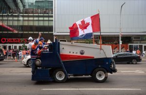 Read more about the article Oilers fans booking flights to Vegas as team prepares for series vs. Golden Knights – CityNews Edmonton