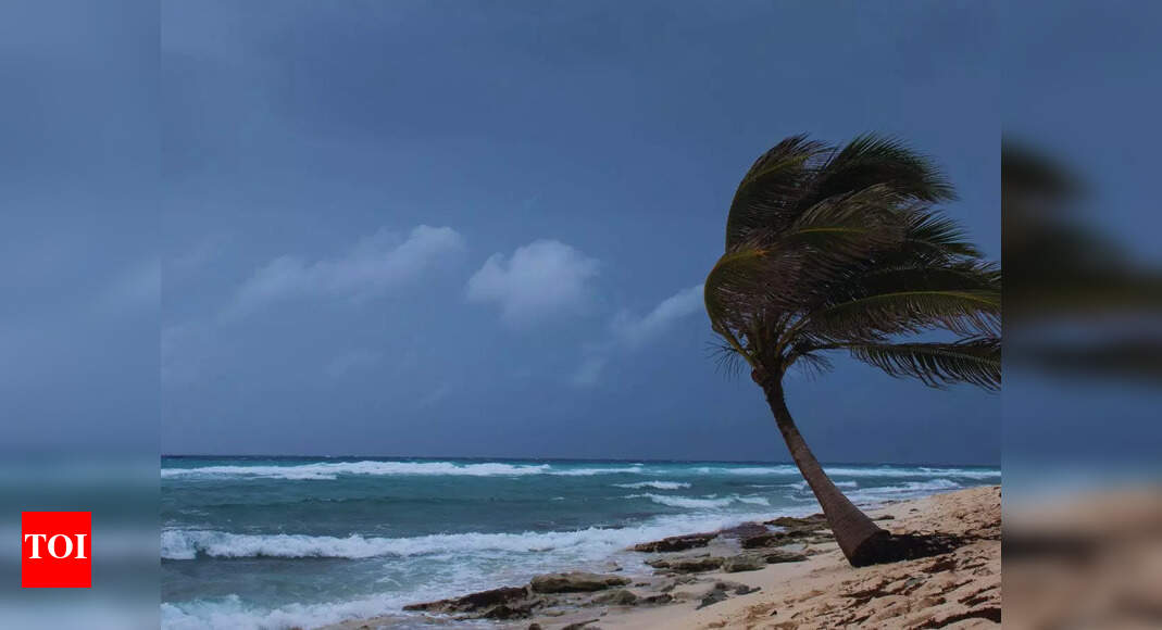 You are currently viewing Travel Alert: IMD predicts heavy rains in Chennai, Tamil Nadu; orange alert for 17 districts – Times of India