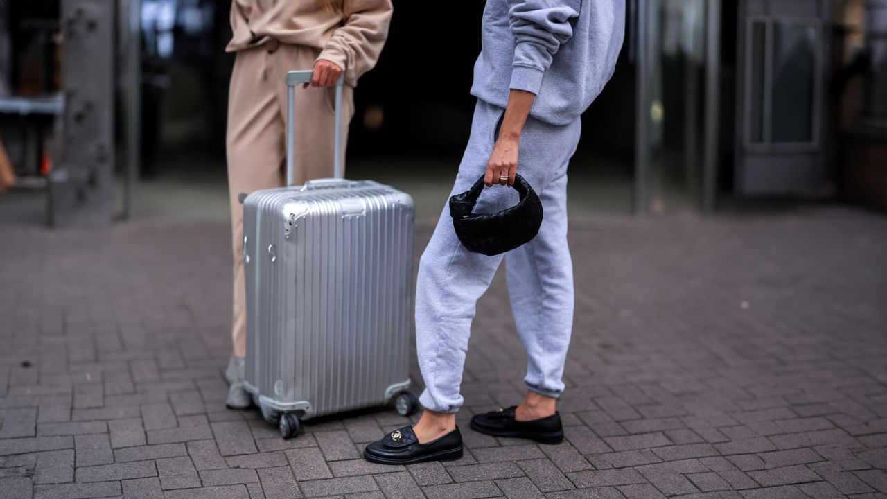 You are currently viewing What to wear to the airport, according to 7 jet-set influencers – Glamour UK