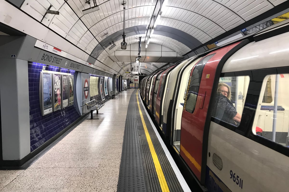 You are currently viewing London travel news LIVE: Delays on the Jubilee and District lines – London Evening Standard