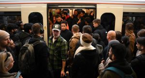 Read more about the article London travel news LIVE: Circle, Metropolitan and District line trains halted sparking rush-hour Tube chaos – London Evening Standard