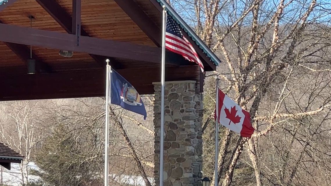 You are currently viewing How tariffs on Canada are impacting tourism-based border communities – Spectrum News