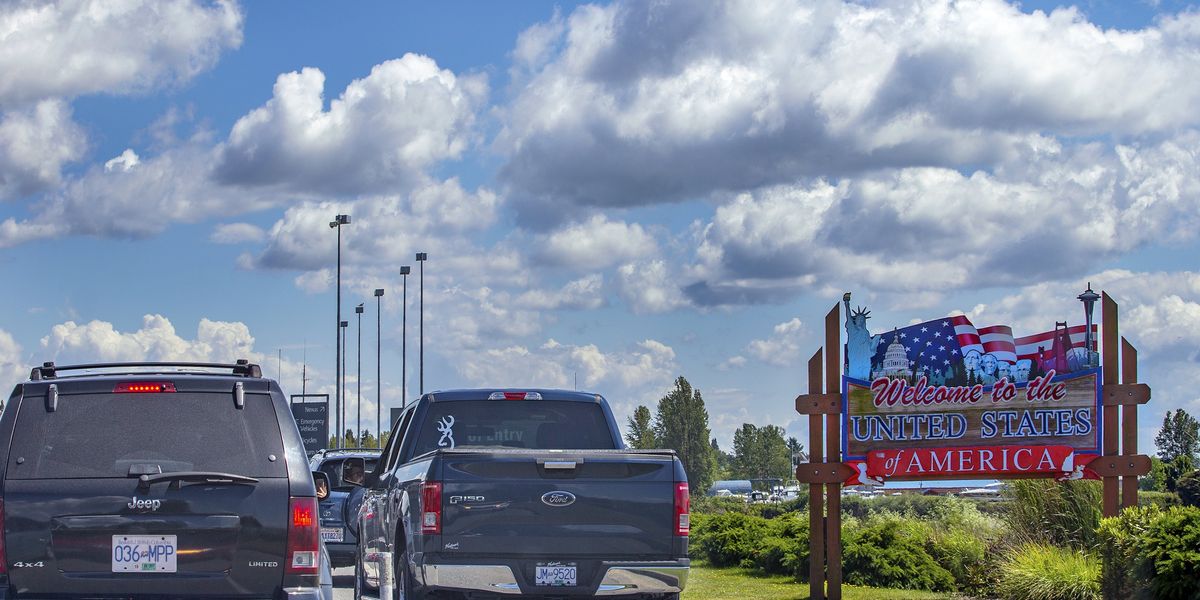 You are currently viewing The US has updated its travel advisory for Canada — Here's what you need to know – Narcity