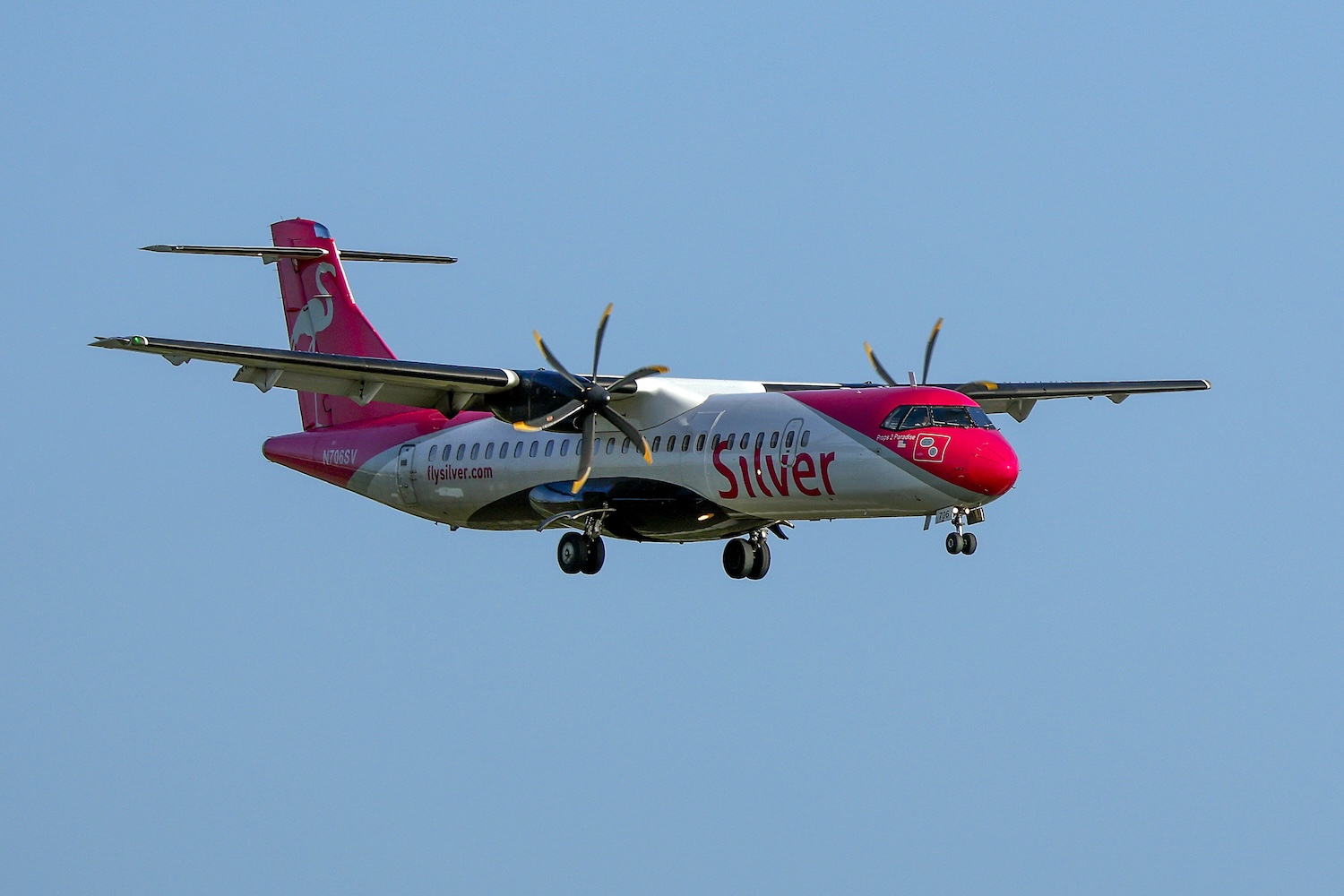 You are currently viewing Silver Airways Abruptly Shuts Down Operations, Stranding Thousands Of Travelers – Travel Noire
