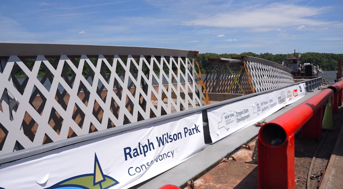 You are currently viewing New pedestrian bridge travels to Buffalo through Erie Canal – Spectrum News