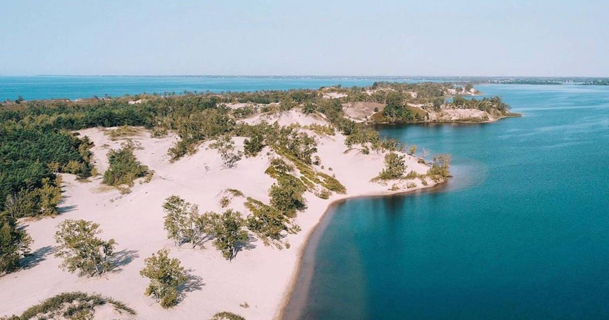 You are currently viewing These Ontario beaches are like a Caribbean getaway right in your backyard – blogTO