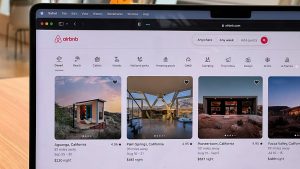 Read more about the article As governments crack down on Airbnb, here are your refund rights if your booking is cancelled – Yahoo