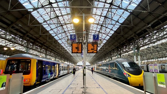 You are currently viewing Turn up the sun! Hot weather travel advice for Oasis gig-goers – Network Rail media centre
