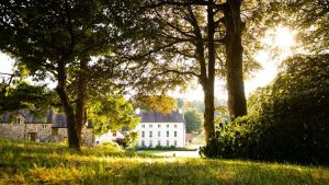 Read more about the article Top JOMO Travel Destinations to Escape Digital Life in 2025 – Hospitality & Catering News