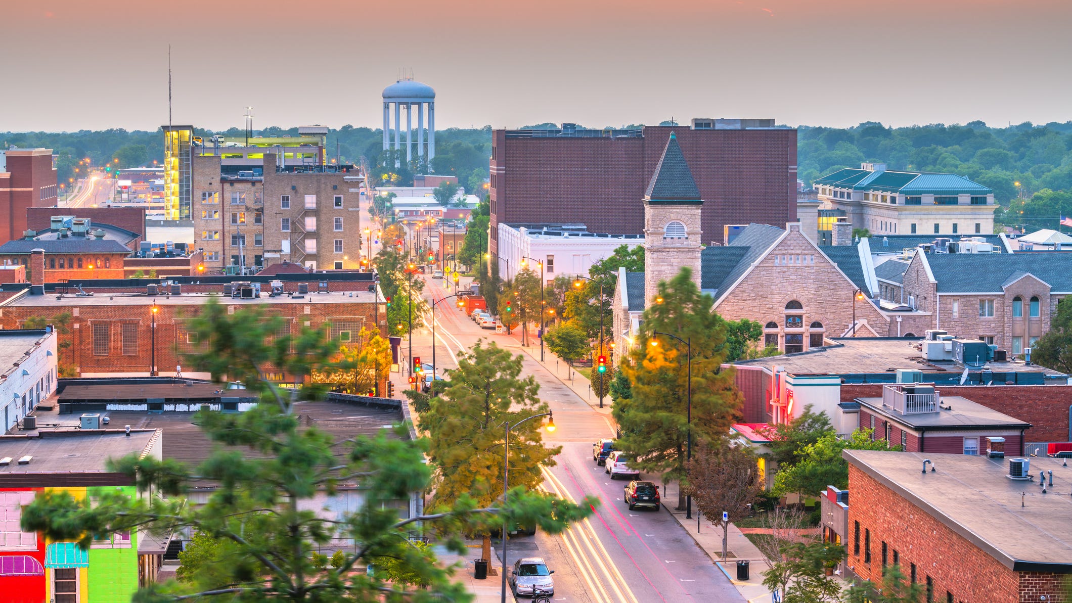 You are currently viewing What's the perfect Missouri college town? This one ranks Top 25 in US by Travel + Leisure
