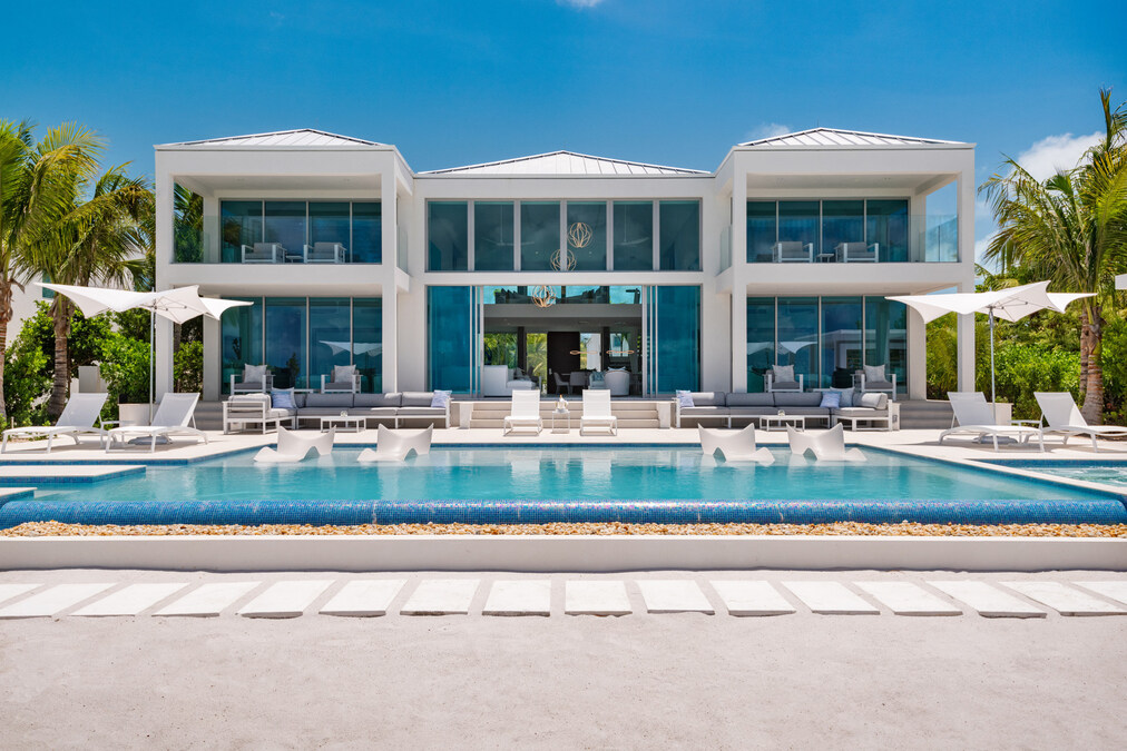 You are currently viewing Villas of Distinction® Climbs to No. 3 in the 2025 Travel+Leisure World's Best Awards