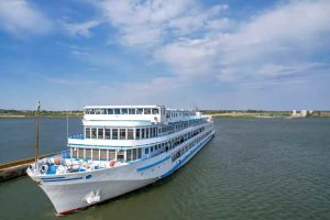 Read more about the article India’s Cruise Tourism Revolution: Luxury Floating Hotels, Silk Routes, and Jungle Safaris Await – Travel And Tour World