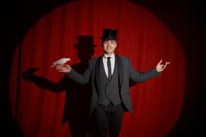 Read more about the article New York City, Las Vegas, Chicago, Los Angeles, and London Spotlight Family Tourism with Magic Shows Like Broadway’s Magic Hour — Is Magic the New Cultural Currency? Know More – Travel And Tour World