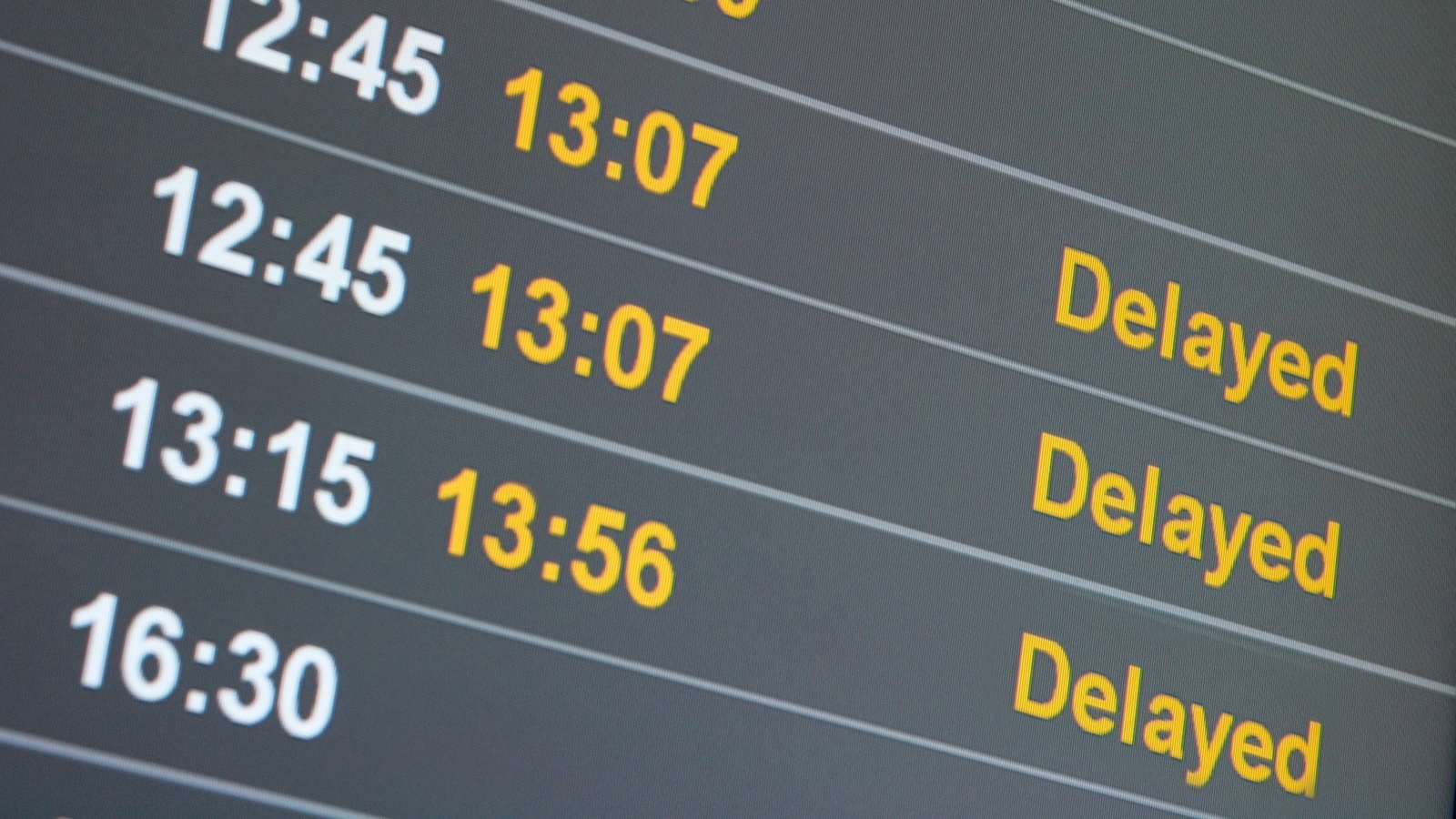 You are currently viewing Ground stop issued at Houston's George Bush Intercontinental and Hobby airports due to thunderstorms, officials say – ABC13 Houston