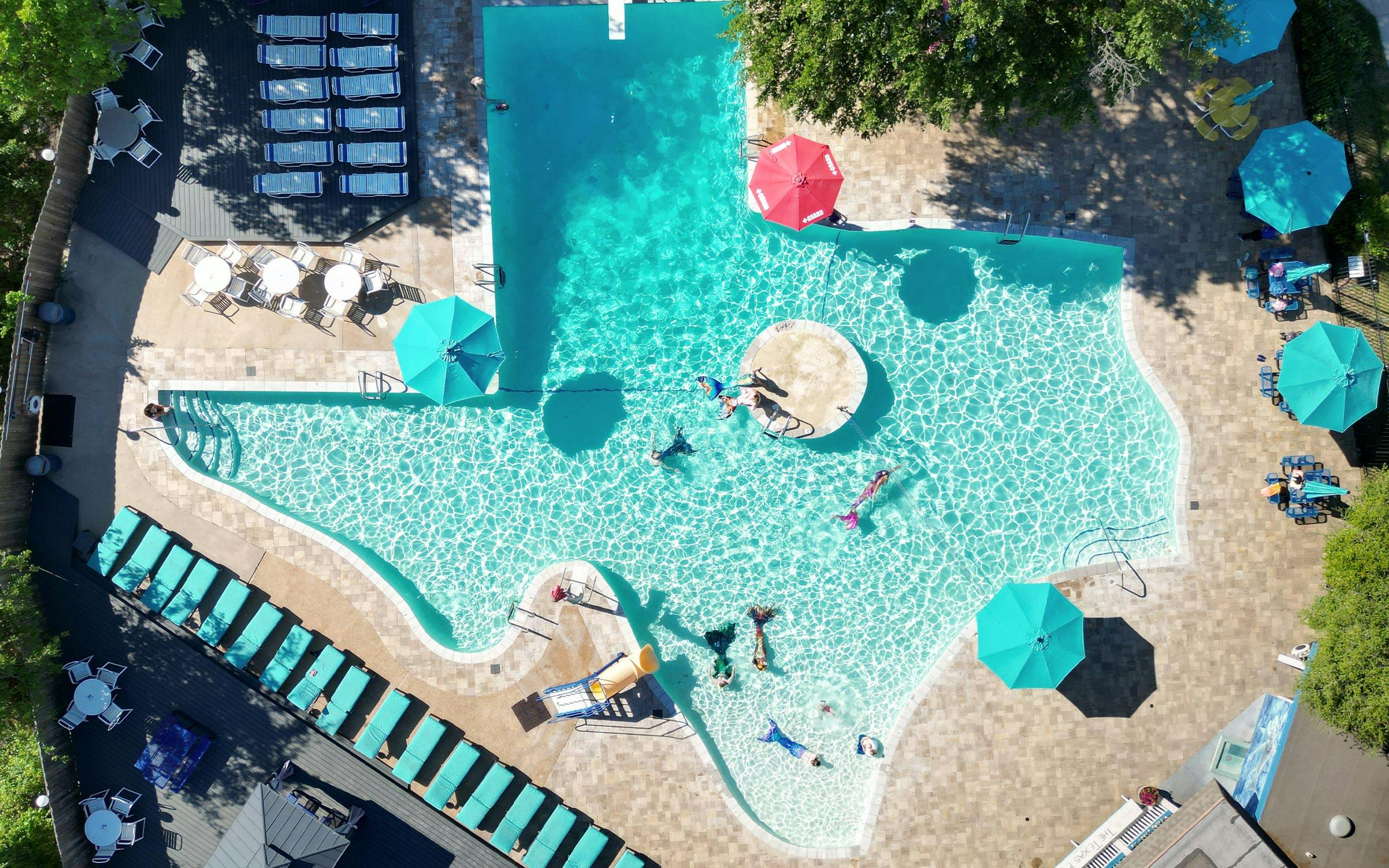 You are currently viewing A Highly Opinionated Deep Dive Into Five Texas-Shaped Pools – Texas Monthly