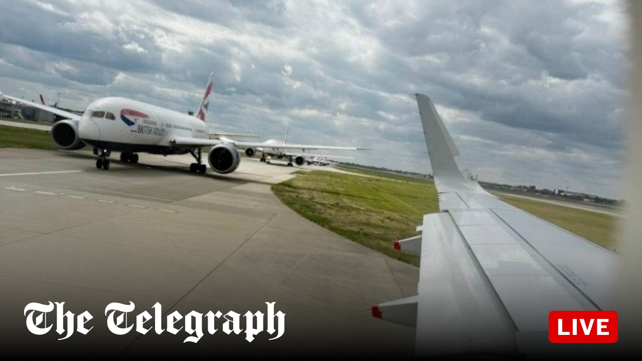 You are currently viewing Airports in chaos after flights grounded across UK – latest updates – The Telegraph